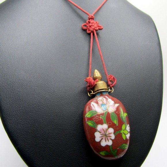 Vintage Cloisonne Snuff Bottle Necklace Enamel Brass on Cord Asian - Picture 1 of 3
